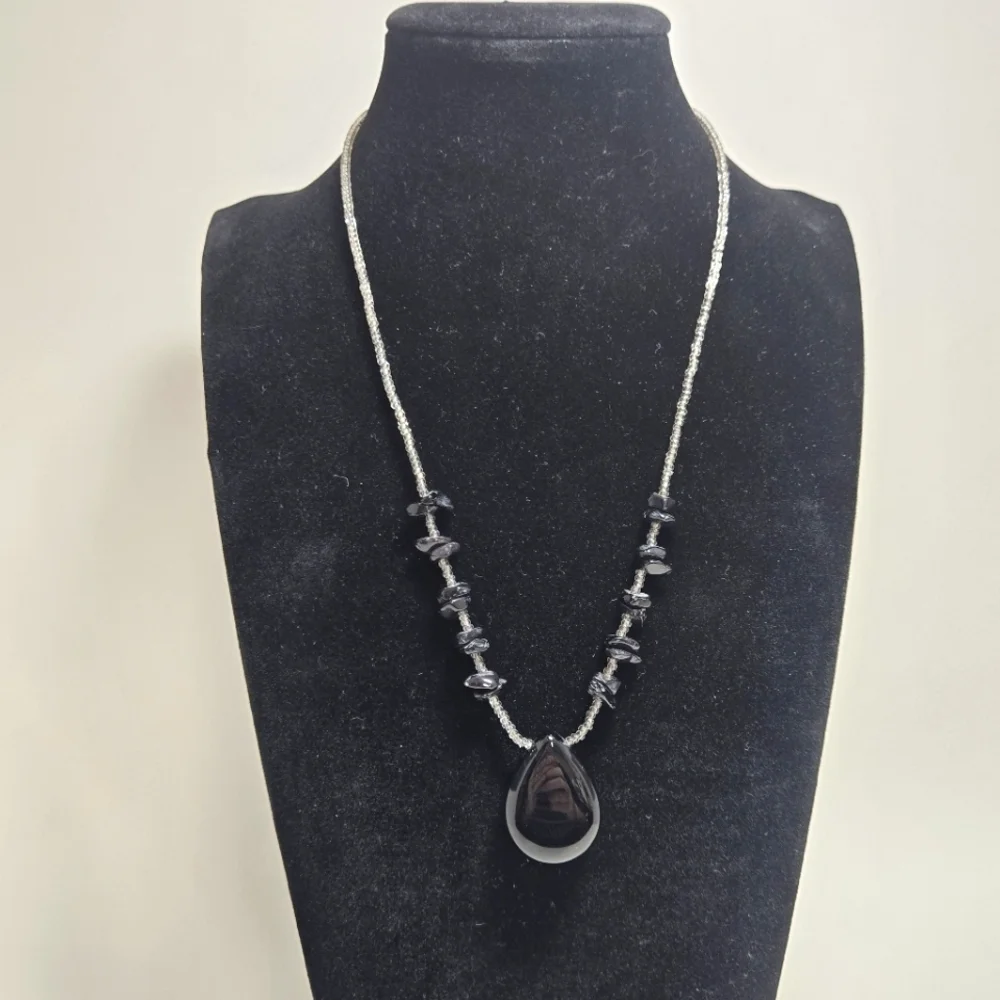 Glass Bead and Onyx Necklace 18